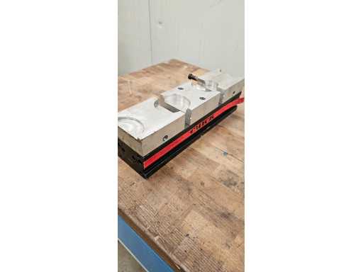   Precision modular clamping fixture / vise