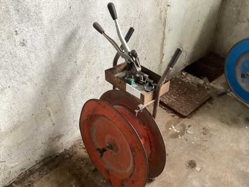 Reggiatrice manuale con carrello