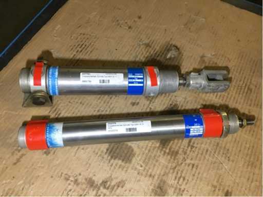 Double-acting pneumatic cylinders