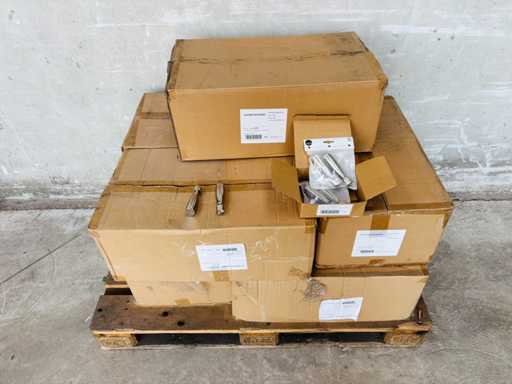 INSPIRE (x448) – Satz aus 2 vernickelten Chrommessing-Vorhangstangen-Finialen