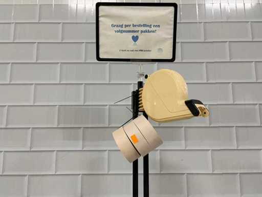 Numer śledzenia dyspensera na słupie