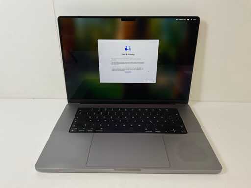 Apple MacBook Pro 16", Apple M1 Pro, 16GB RAM, 512GB NVMe Laptop