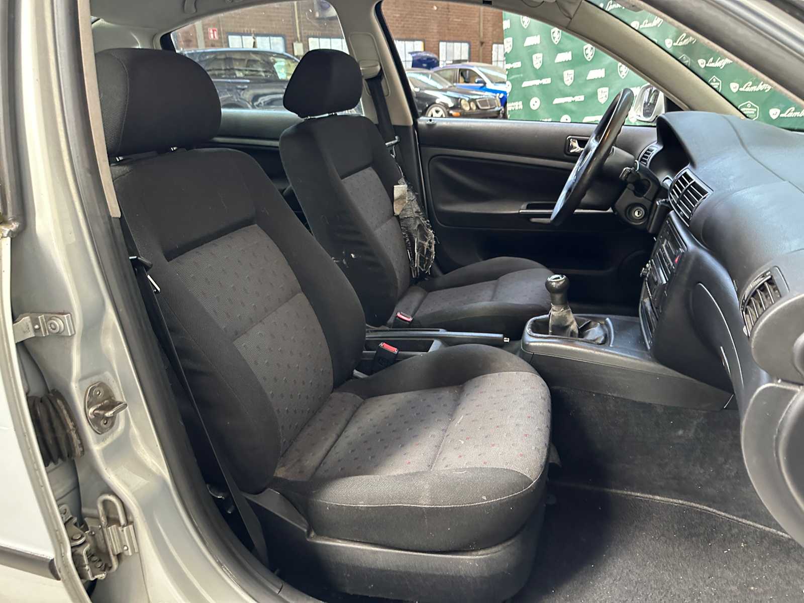 Volkswagen Passat 1.9 TDI Trendline 90pk 2000, 06-FD-FF