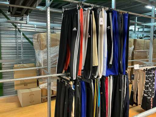 Partij diverse Adidas/Nike/Puma/UnderArmour/etc trainingsbroeken (55x)