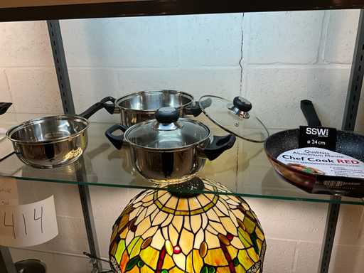 1 kookpotset ssw 3 delig met bijhorende braadpan ssw