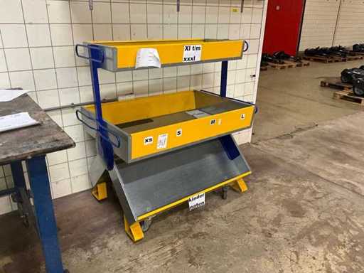 Raft pentru magazinul de identificări din oțel