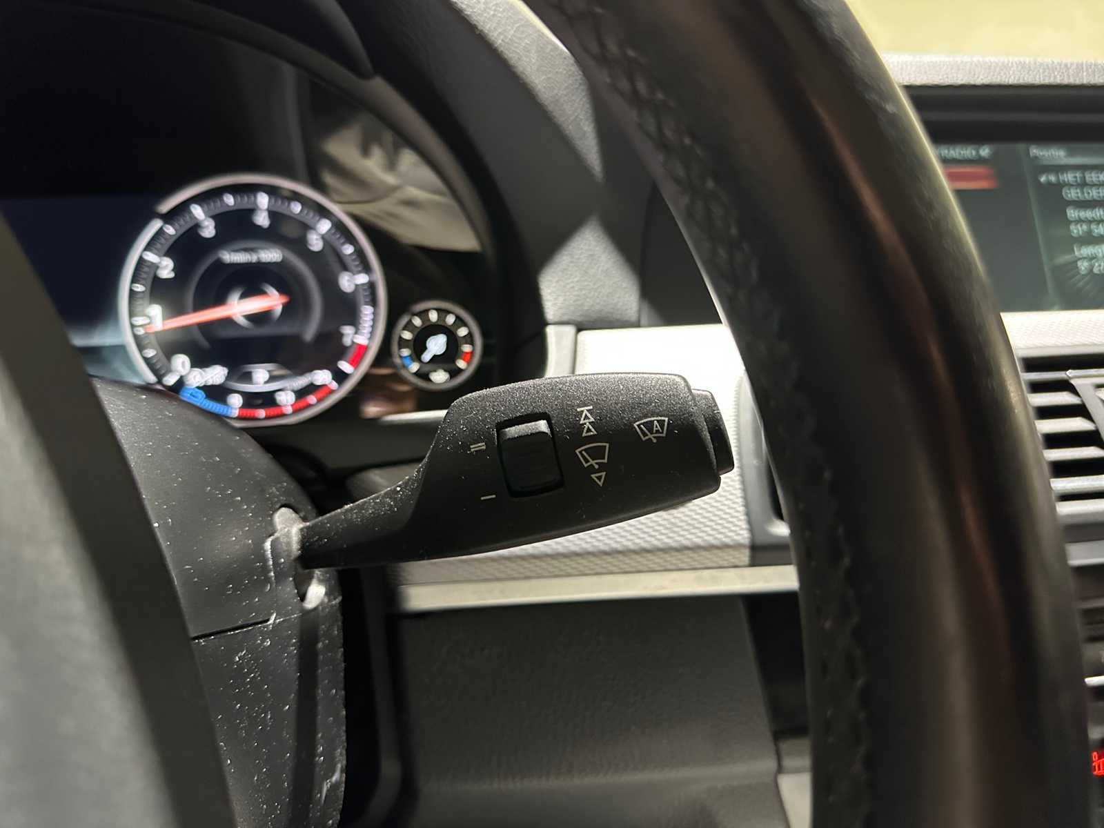 BMW 520i Touring M-Sport High Executive 5-serie 184pk 2013, 92-ZLN-9