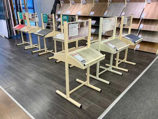 Regal mit Vinyl-Samples (7x)