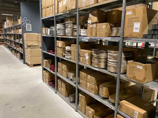 Lotto di vasi da fiori e ciotole