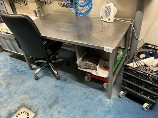 Roestvrijstalen bureau