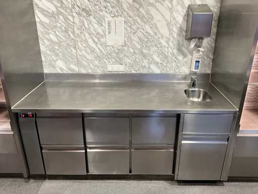 AKE-Ideal - Koelwerkbank met spoeltafel