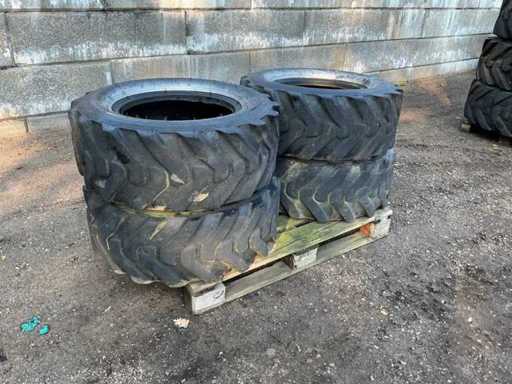 4X Dunlop Stabilia 12.0 R18 Band, wiel en velg