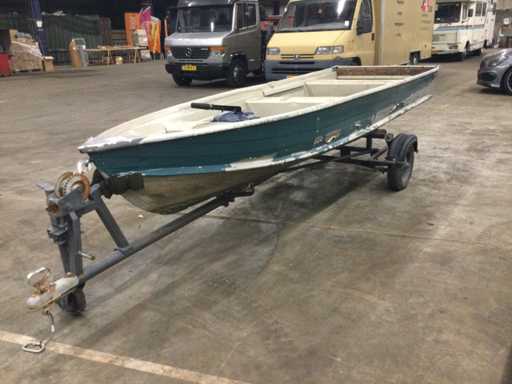 Fishing boat with Yamaha engine