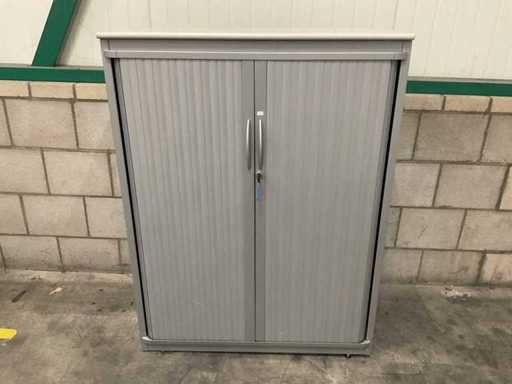 Szafka z drzwiami rolkowymi w obudowie stalowej