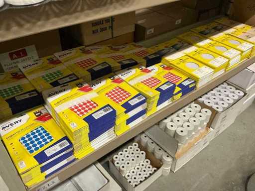 Partia różnych etykiet Avery (539x)