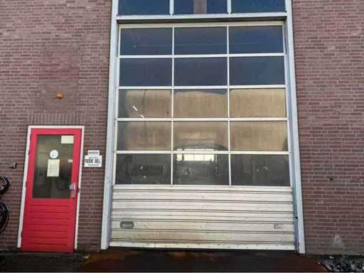 Overhead door (3.25x4.25 mtr)