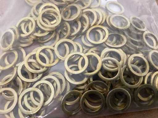 Uni brass hinge ring 18mm (5240x)