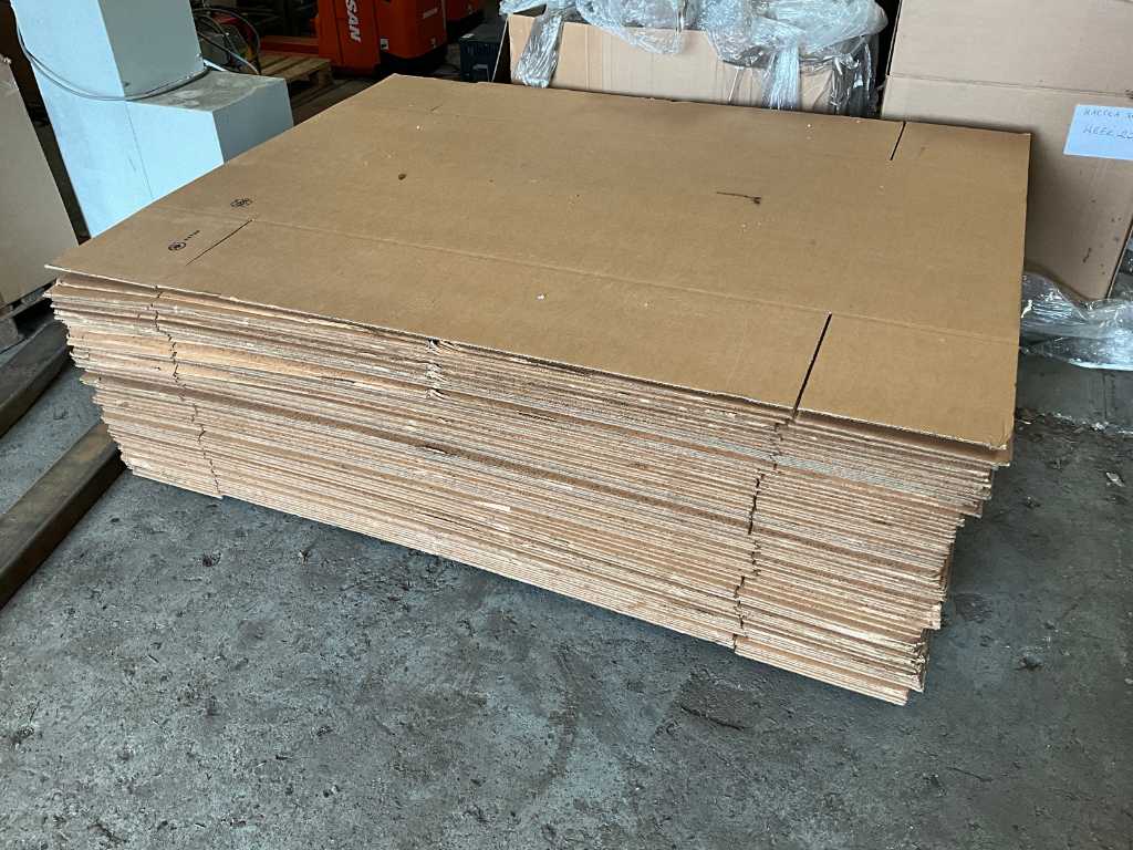 Cardboard plate BE-corrugated 216x163,5cm (90x)