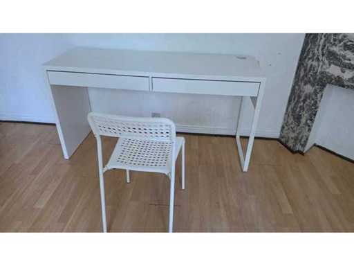 Bureau et chaise