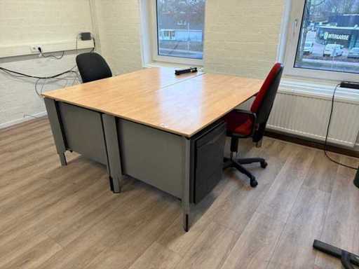 Desk with chair (2x)