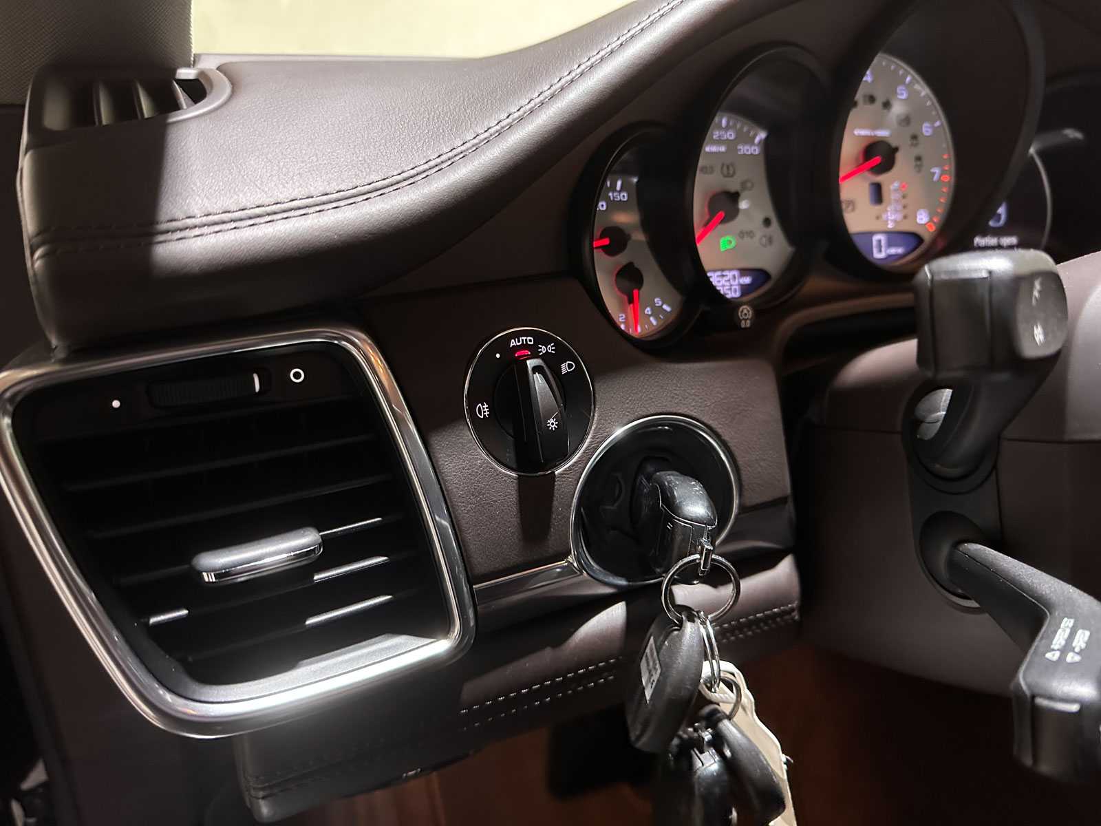 Porsche Panamera 3.6 V6 4WD 300pk 2012, G-397-TZ