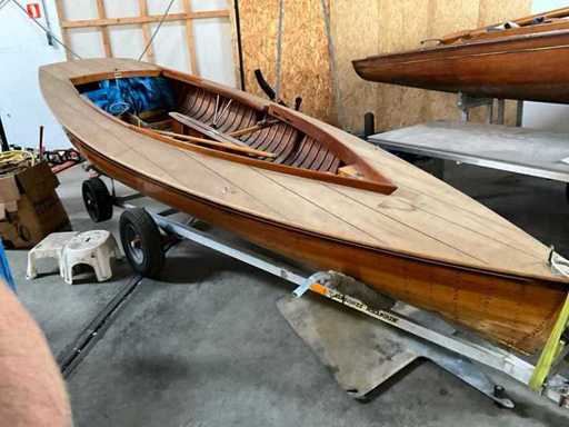 Fa. G. Baay – Klassisches Segelboot mit Anhänger