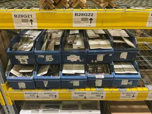 Partia uchwytów meblowych Decomode szczotkowana stal nierdzewna