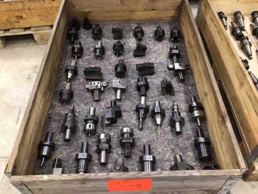 O mulțime de accesorii pentru strunguri, suporturi 37x VDI 40