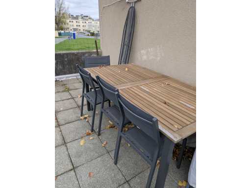 Table & chaises d'exterieur