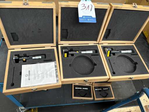 BOWERS Post Three-point internal micrometer