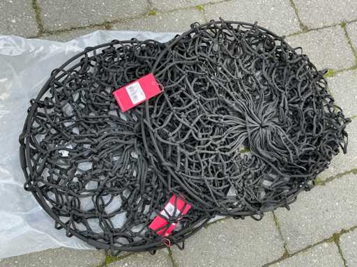 Feeder net horses (2x)