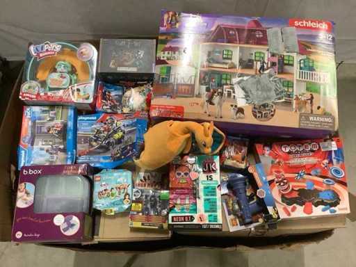 Pallet Toys including Lego and Playmobil