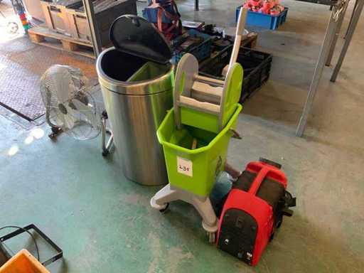 Schoonmaakwagen en diversen