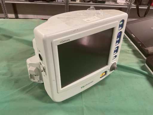 Criticare nGenuity Monitor
