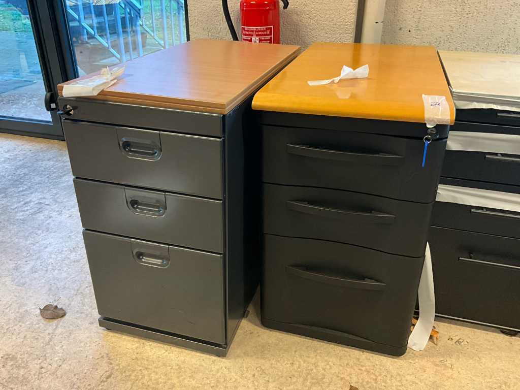 2 various drawer units wo MEWAF