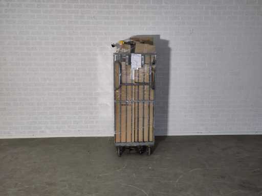 Rolcontainer met diverse producten