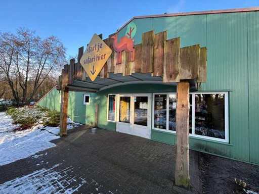 Entrance-canopy canopy construction