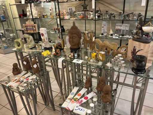 Fragrance sets and candles