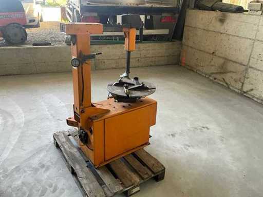 Schimbător de anvelope Correggio Boxer-A2 defect