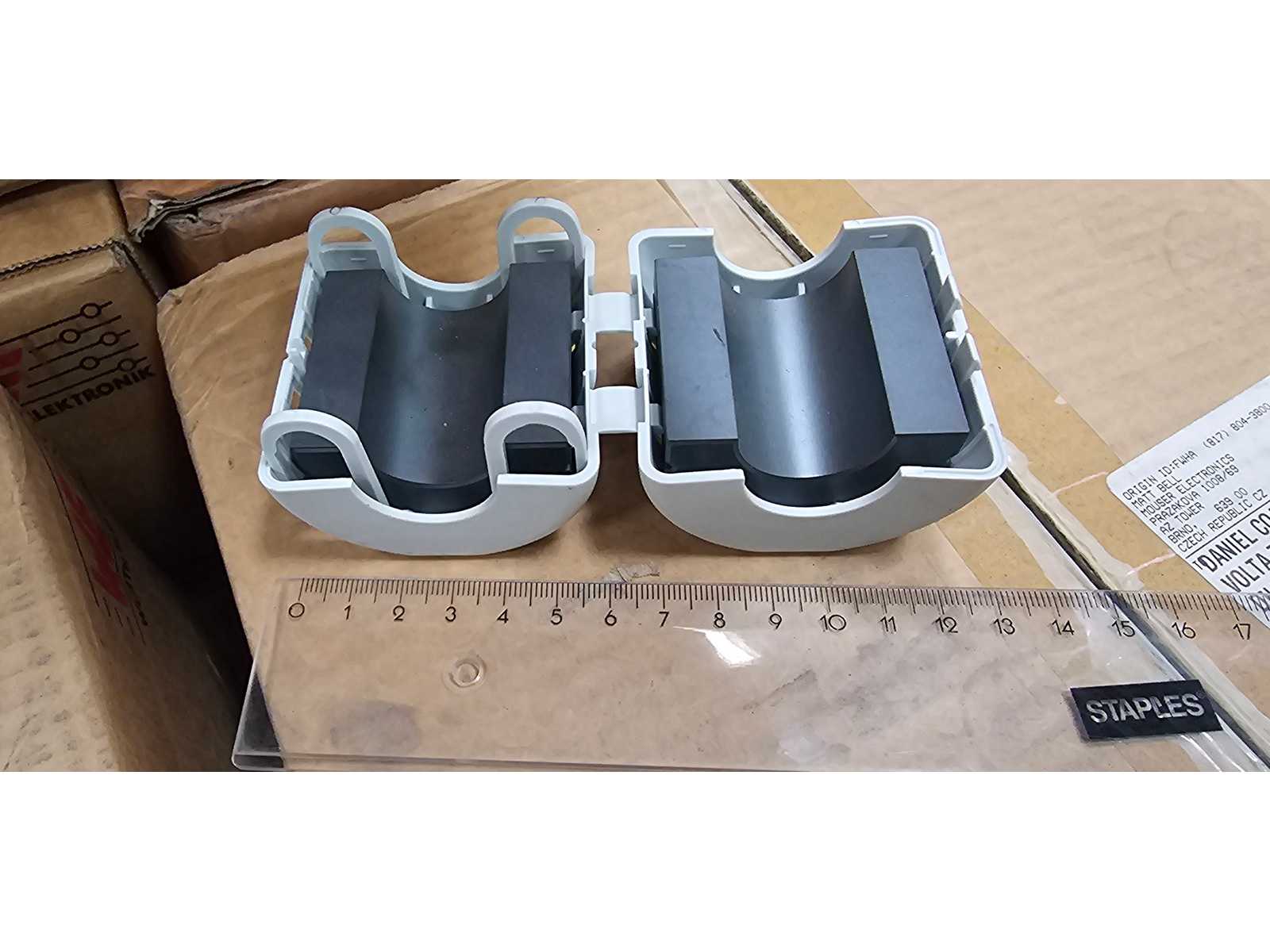 400 pcs Ferrite Core 375 Ohm, hinged 25.65 mm – Mouser Electronics