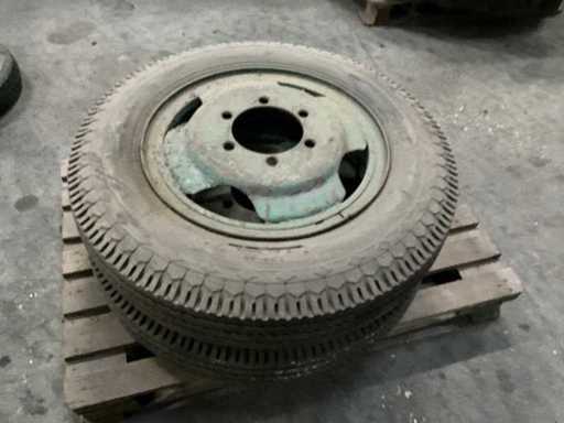 Goodyear Truck traction hi-miler banden (2x)