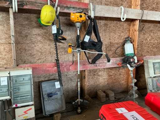 Stiga SB 33 D Petrol Brush Cutter