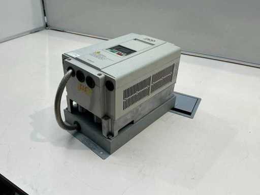 Convertitore di frequenza Hitachi J300 075HFE4
