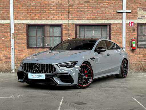 Luxury & sports cars in Milsbeek