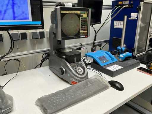 KEYENCE - IM-6020 - Bildmesssystem - 2013