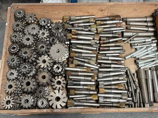   8 Werkstattschränke