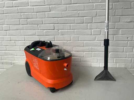 Kärcher Puzzi 10/1 Washing Vacuum Cleaner