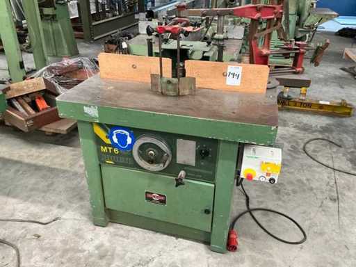 Machine à fraiser Magic MT6 à 1 axe