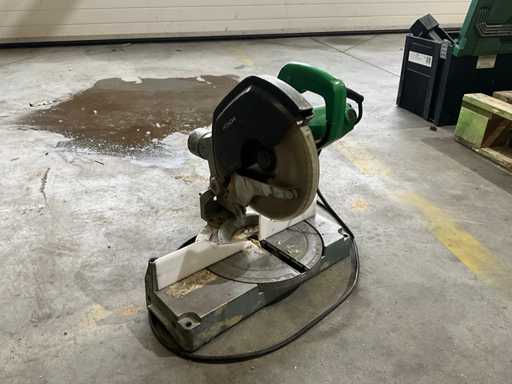 HITACHI C8FC Miter Saw