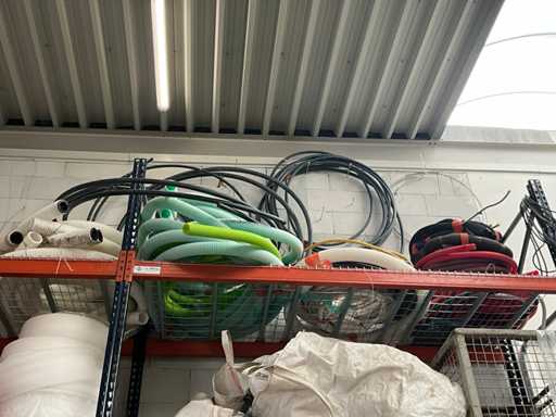 Vari tubi di protezione/acqua